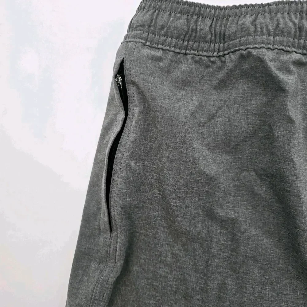 Chubbies Shorts Mens Large 5.5 Inch Gray Gym Swim Unlined Hybrid Amphibious